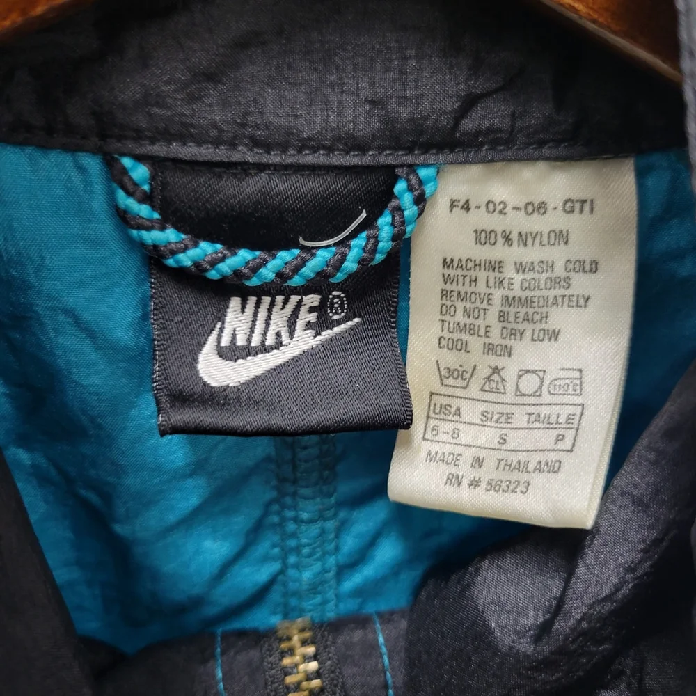 Nike women’s vintage